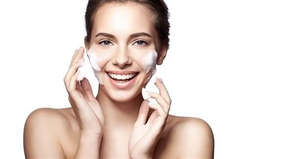 طرق طبيعية لحلّ مشاكل البشرة الجافة تعرفي عليها 