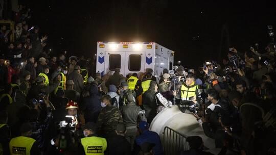 اللحظات الأخيرة قبيل إخراج الطفل ريان  صورة 