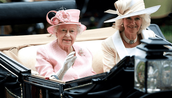 الملكة إليزابيث تتمنى أن تصبح كاميلا ملكة