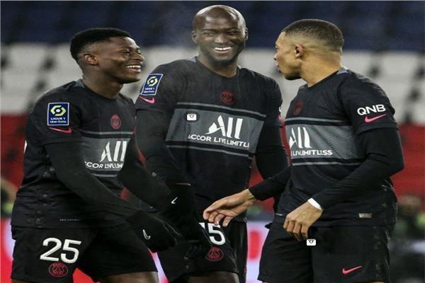 مواجهة نارية بين باريس سان جيرمان وليل