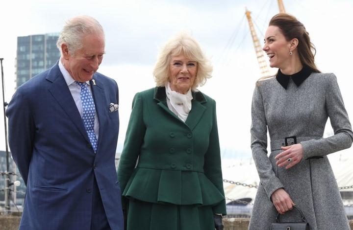 إليزابيث الثانية تريد أن تحصل زوجة ابنها على لقب ملكة