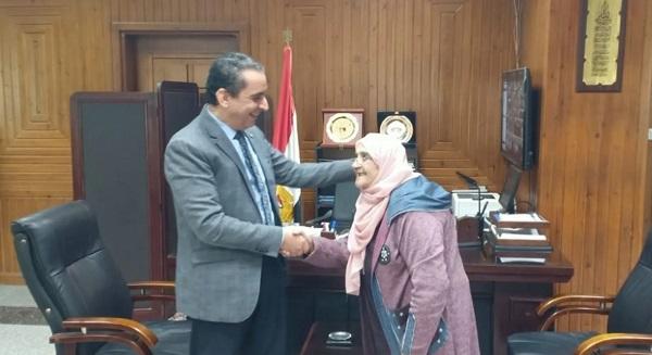 بعمر الـ 79 حكاية أكبر طالبة علم في مصر