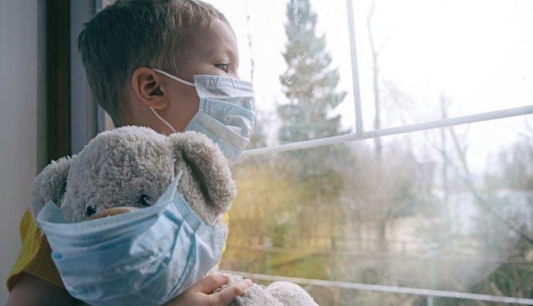 اليكم  سبب ارتفاع معدل إصابات أوميكرون بين الأطفال