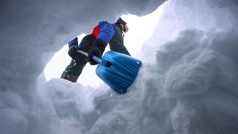 مصرع 19 شخصا جراء انهيار جليدي بين أفغانستان وباكستان