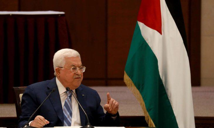 لوفيغارو  محمود عباس يحضر لخلافته