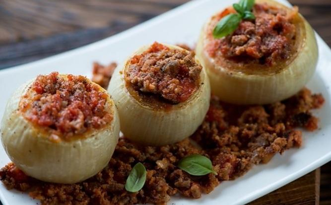 طريقة تحضير محشي بصل بدبس الرمان