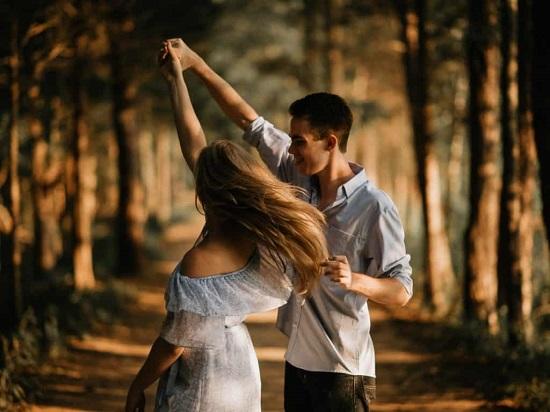 دون الحاجة للتلاعب به حيل نفسية لجعل شخص ما يفتقدك