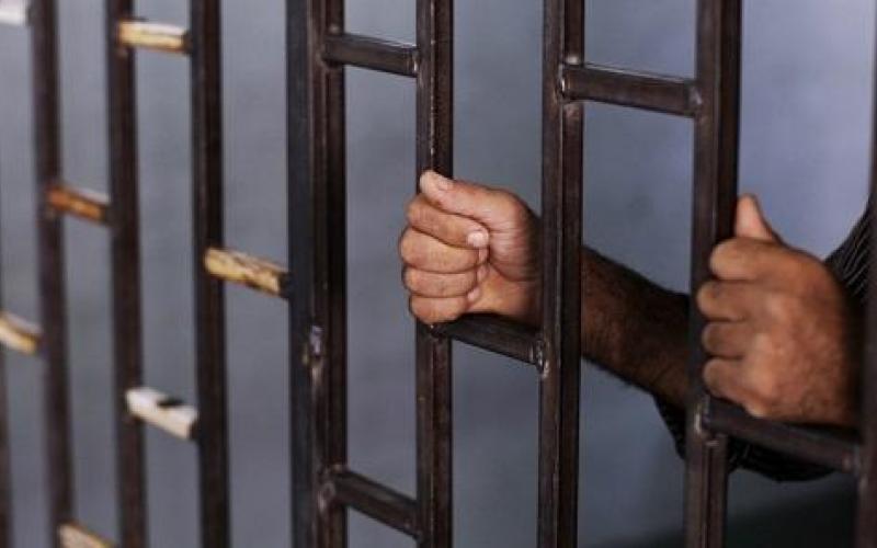 توقيف مدير في شركة أردنية بتهمة الاختلاس