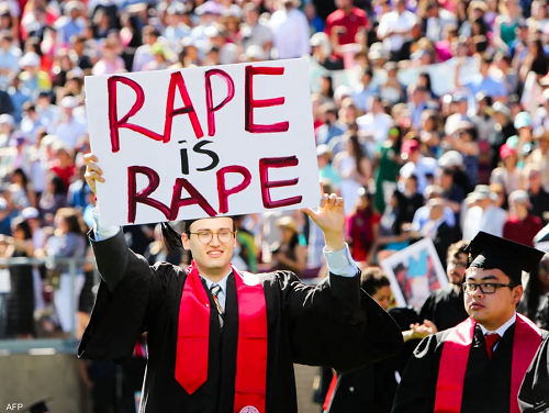 طبيب يتحرش بـ200 امرأة والجامعة تعوضهن بـ240 مليون دولار