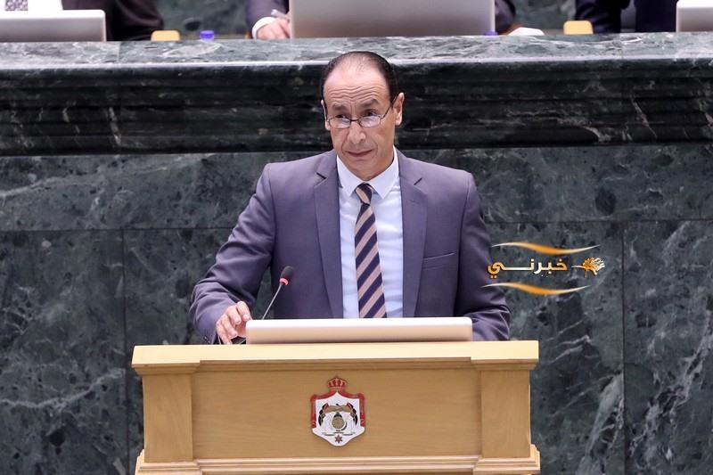 الزيود يطالب بزيادة رواتب الموظفين