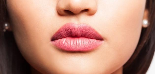 زيت اللوز الحلو لتفتييح الشفايف‎‎