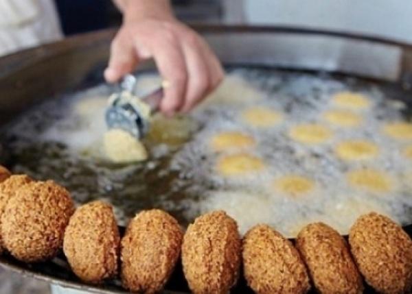 الطريقة الصحيحة لقلي الفلافل دون ان تشرب زيت