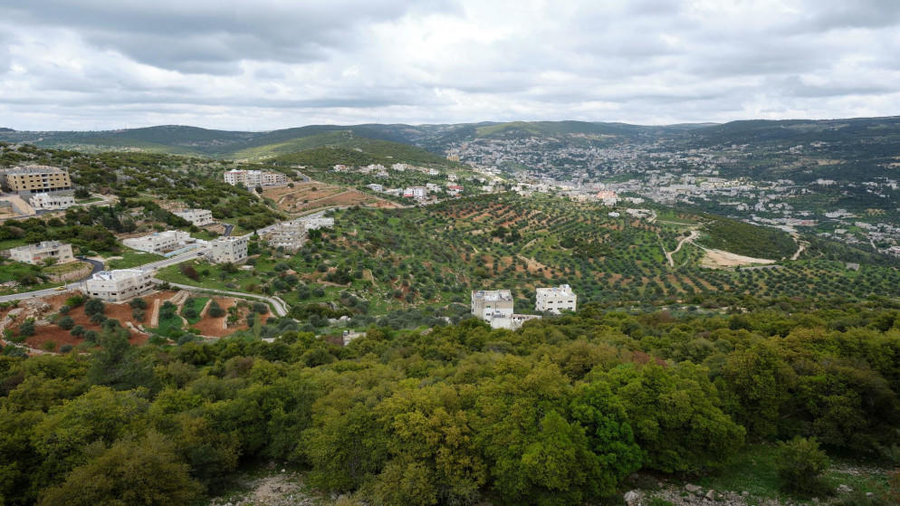 إغلاق جزئي لطريق عبين