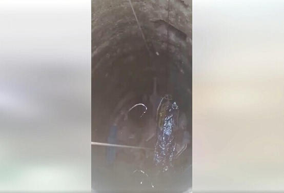 إنقاذ تلميذة سقطت في بئر بتونس  فيديو