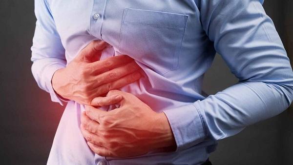 أعراض فتق المعدة والأسباب والعلاجات