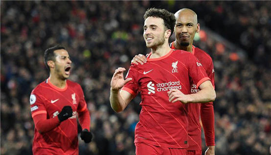 ليفربول يكرم ضيافة ليستر بثنائية جوتا