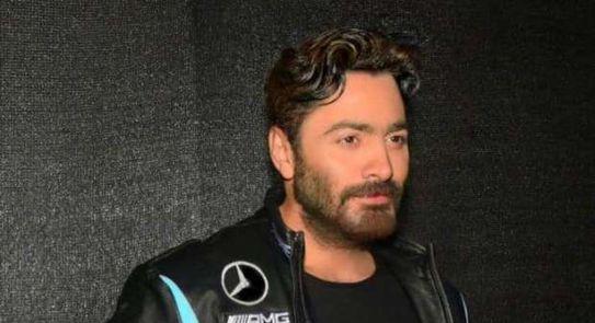 تامر حسني يحصل على هذه البطاقة في دبي