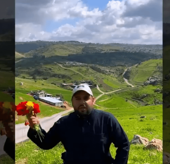 سعودي يتغزل بجمال منطقة أردنية  فيديو