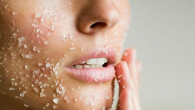 طريقة استخدام مقشر الجسم