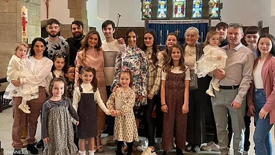 أسرة بريطانية تكسر الاعتقاد الشهير بعدد أولادها