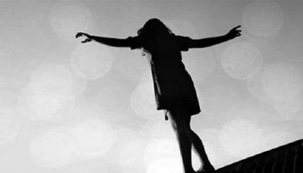 ملكة جمال ألقت بنفسها من ناطحة سحاب لهذه الأسباب