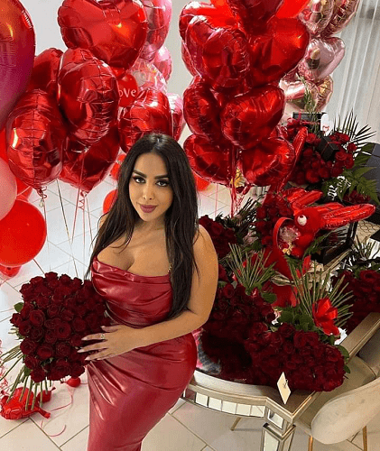 شاهدوا كيف احتفلت البلوغر اللبنانية سونا غسان بعيد الحب  صور 