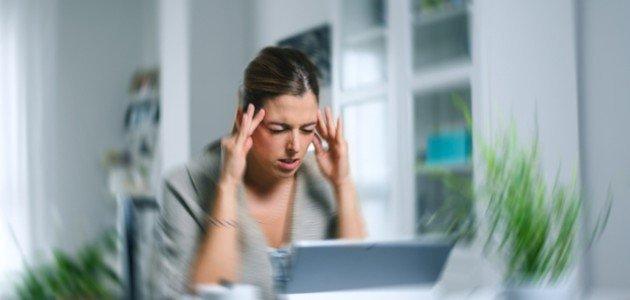 أهم الأسباب والنصائح للدوخة المستمرة عند النساء