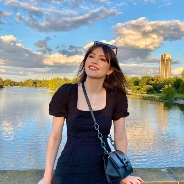  تُطرد من الطائرة بسبب حساسيتها من الفول 