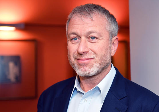 أزمة أوكرانيا تكبد مالك تشلسي خسائر فلكية في يوم واحد