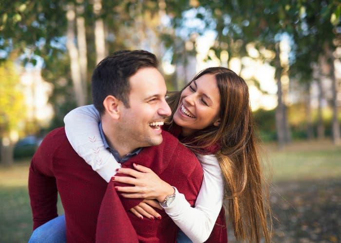 ستفاجئك  تعرف على أبرز تأثيرات ضحكة المرأة على الرجل