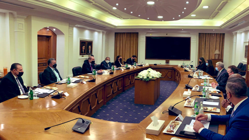 الصفدي يبحث مع وفد أميركي تعزيز العلاقات الاقتصادية