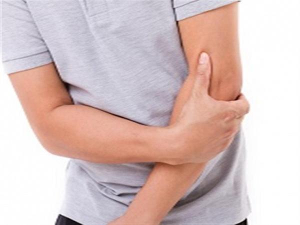 شعور في ذراعيك قد يشير إلى انسداد الشرايين