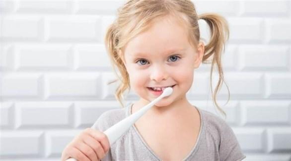 أطعمة لا تتوقعها تضر بصحة أسنان طفلك