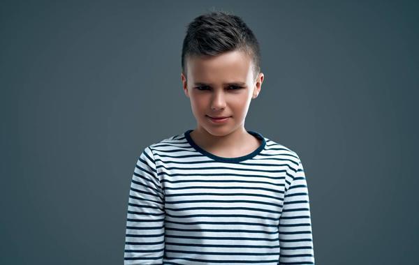 خطوات فعّالة للتعامل مع الأطفال العنيدين