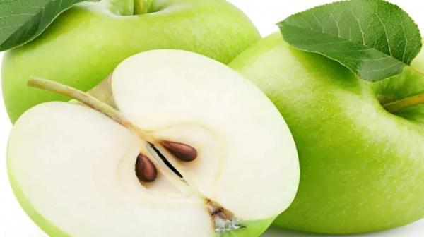 إليك ما يحدث في جسمك عند تناول بذور التفاح