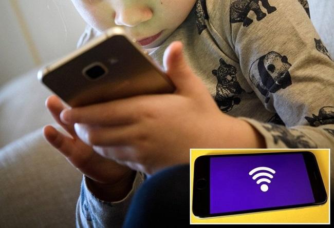 حاول منع أطفاله من السهر أمام الجوال فتسبب في كارثة لمدينته