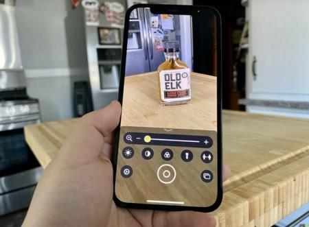 تطبيق كاميرا مخفي بهواتف آيفون يجهله الكثيرون