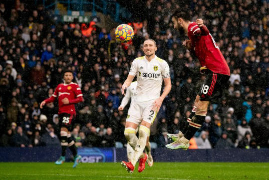 مانشستر يونايتد يحبط عودة ليدز بانتصار رباعي