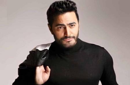 حقيقة تعرض تامر حسني لأزمة صحية