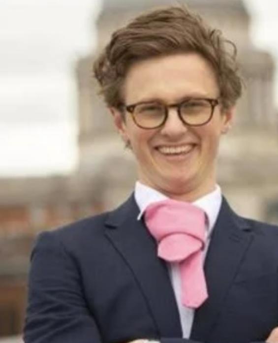 يوتيوبر يتحول إلى أغنى رجل في العالم في 7 دقائق فقط