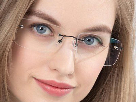 5 نصائح تساعدكِ على اختيار نظاراتكِ