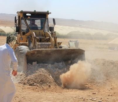 ردم وإغلاق 27 بئراً وحفرة بالطيبة