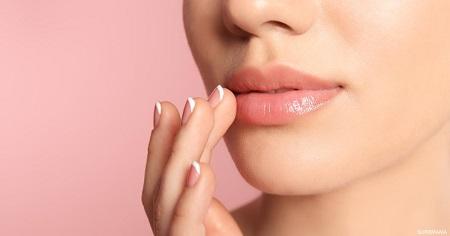 حلول جمالية للتخلص من تشققات الشفاه