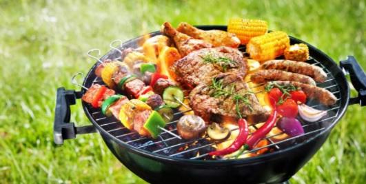 طريقة للتخلص من الدهون المتبقية على شواية الفحم