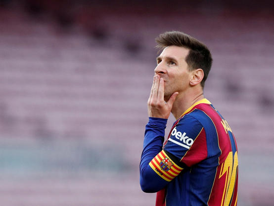 نجل مارادونا ميسي يعود إلى برشلونة في الصيف