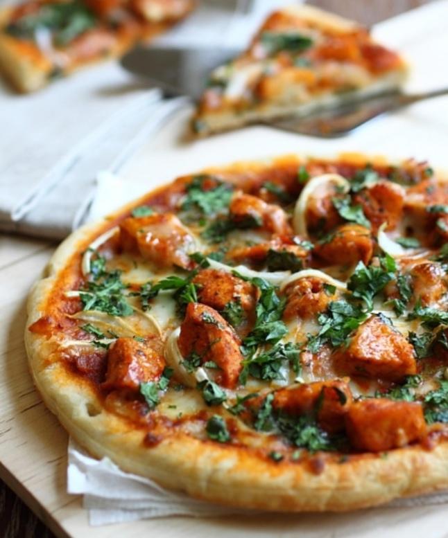 حضري بيتزا دجاج تكا بطعمها الرائع