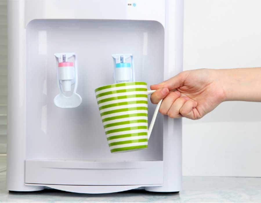 دون أن يتلف الطريقة الصحيحة لتنظيف مبرد المياه