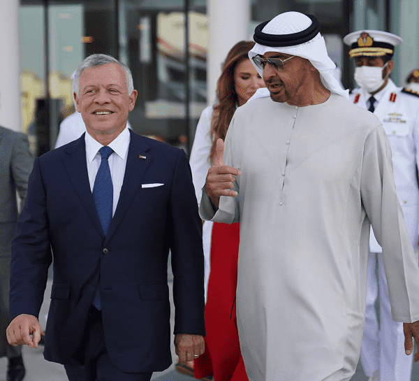 الملك الشيخ زايد قائد عظيم علمنا الكثير 