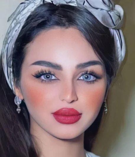 بالفيديو  تكشف تفاصيل حياتها قبل الشهرة وتتعرض للسخرية