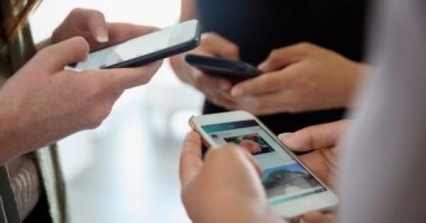 إيرادات الهواتف الذكية بلغت 450 مليار دولار في 2021